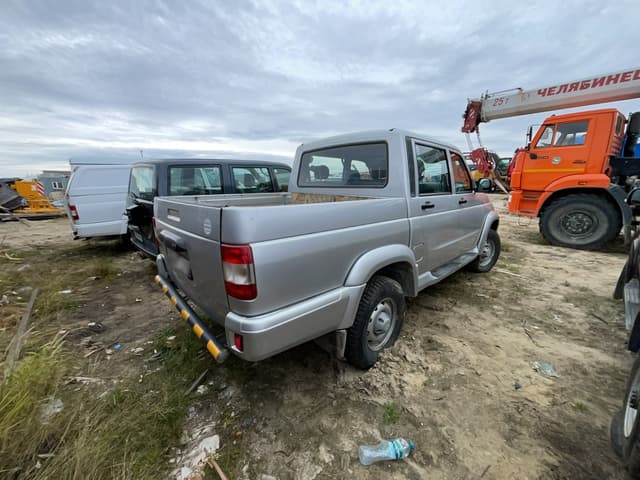 UAZ Pickup - 3
