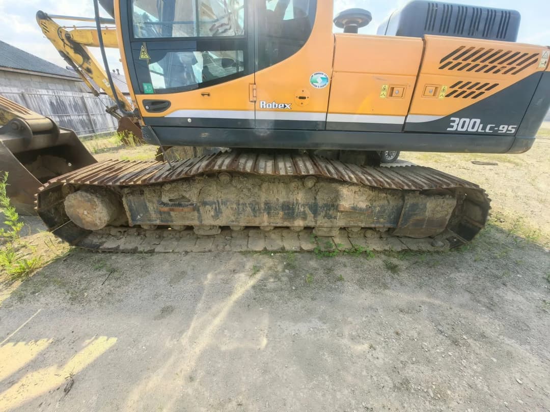 Hyundai R300 Экскаватор - 6