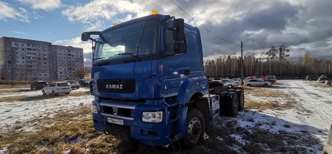Камаз 65802 6x6 Седельный тягач - 1