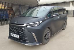 Lexus LM 350h - 1