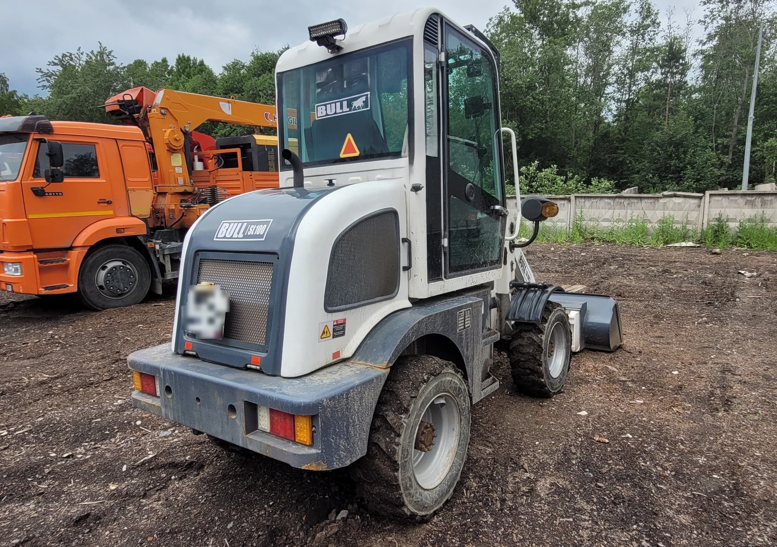 Bull SL100 Фронтальный погрузчик - 3