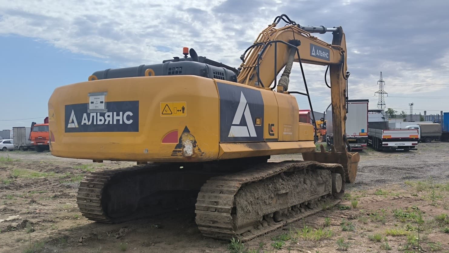 Liugong CLG933 Экскаватор - 3
