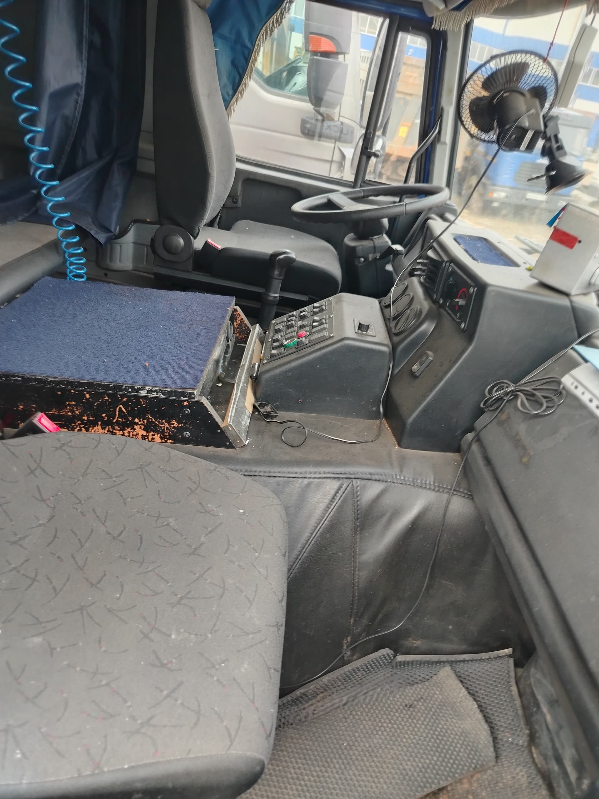 Завод Паровых Установок Юнистим АКОС на шасси Ural 4320 6x6 Установка насосная для кислотной обработки скважин - 5