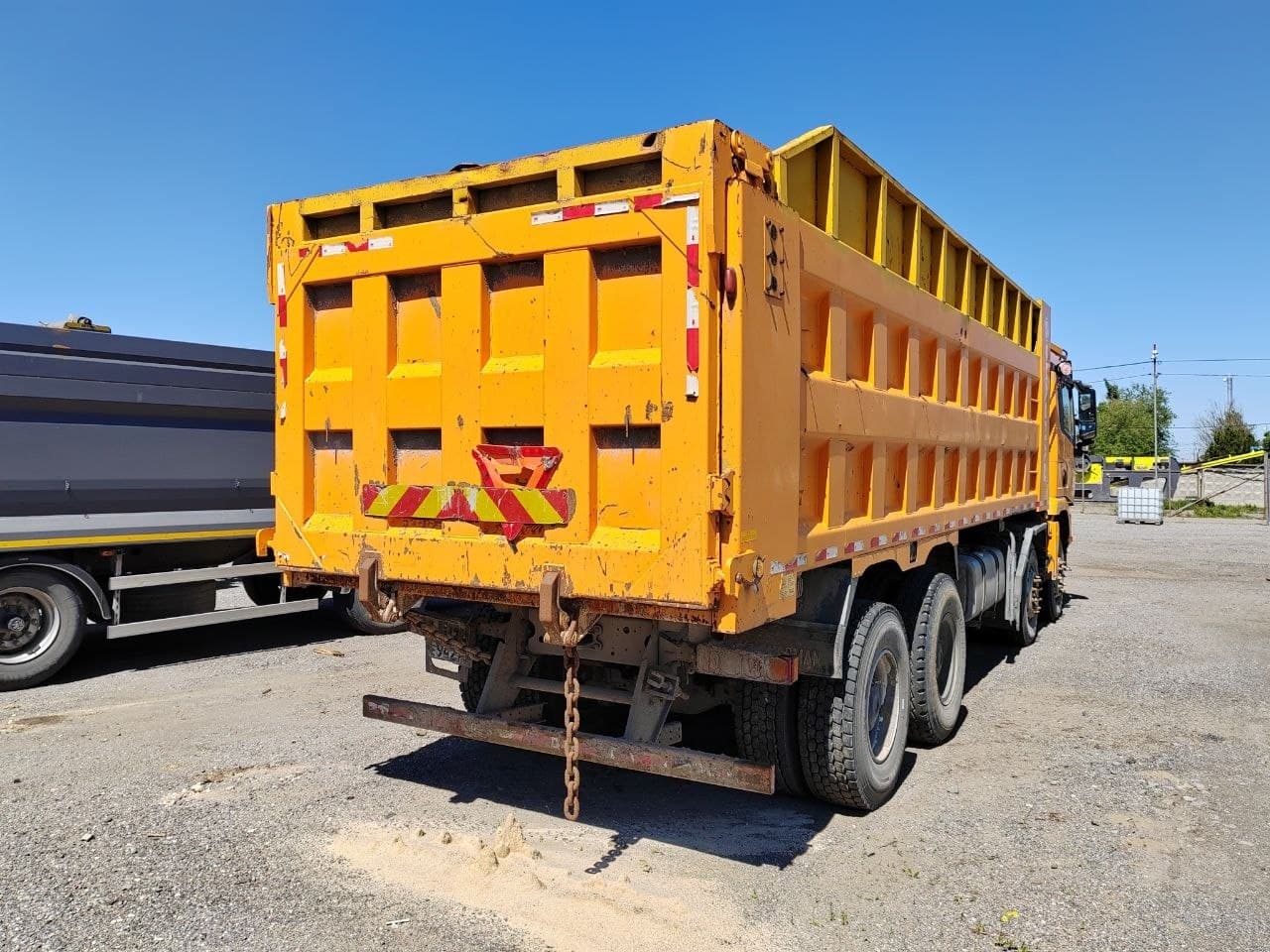Shacman (Shaanxi) SX* 8x4 Самосвал - 3