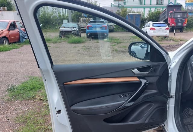 Lada Vesta Cross - 8