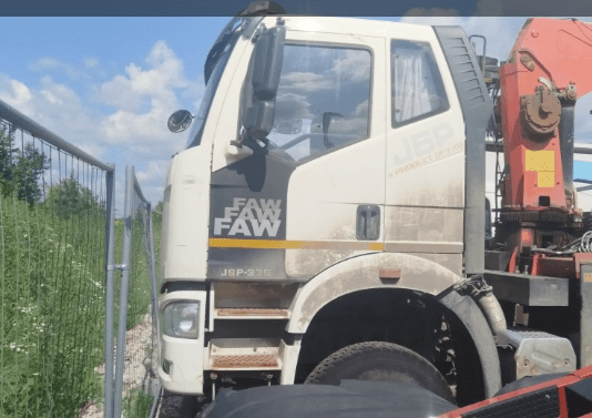 Айсин W0* на шасси FAW CA 3250 6X4 Бортовой с КМУ - 1