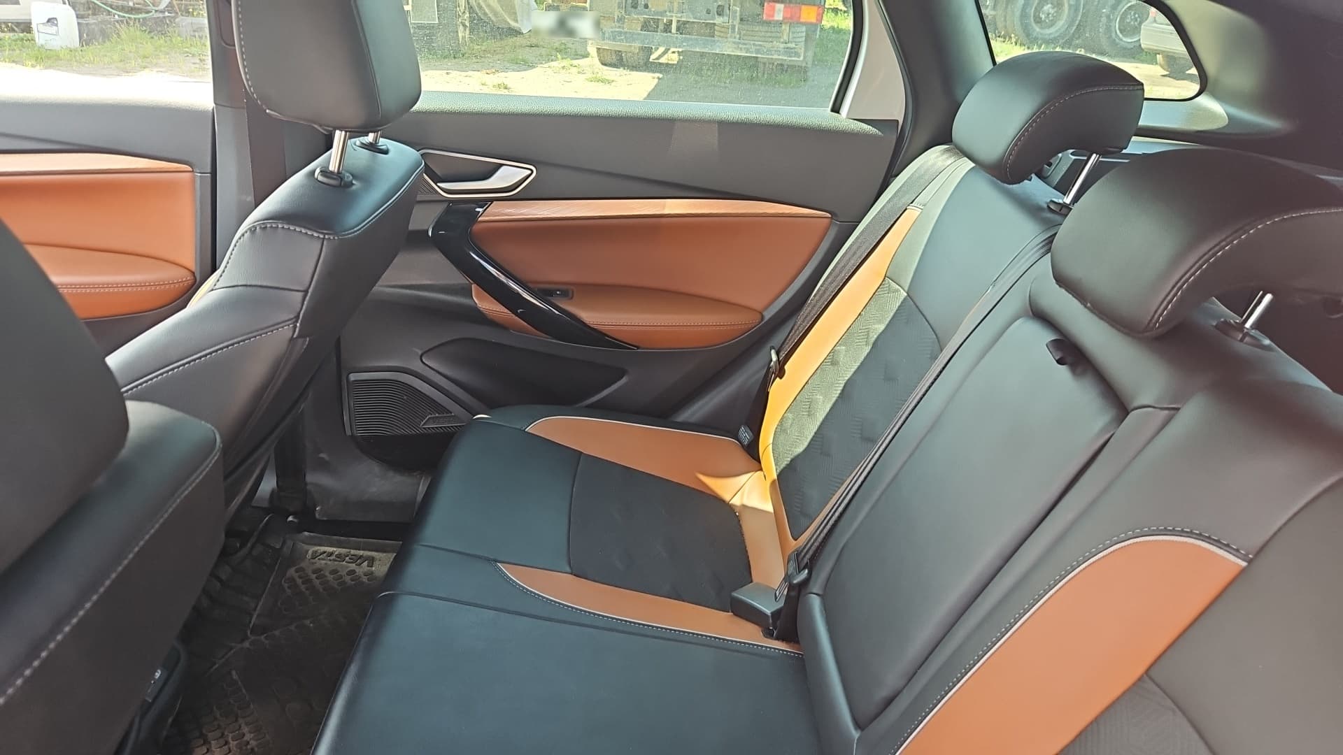 Lada Vesta SW Cross - 9