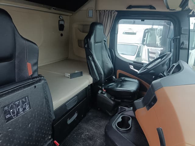 Shacman (Shaanxi) SX* 4x2 Седельный тягач - 9