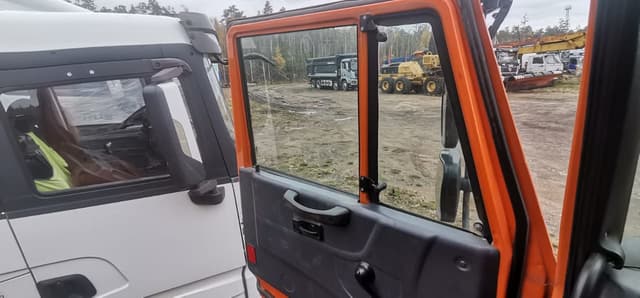 Ряжский Авторемонтный Завод МК-4534 на шасси КамАЗ 6520 6x4 КДМ - 8