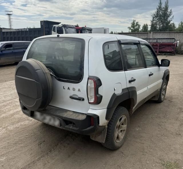Lada Niva Travel - 3