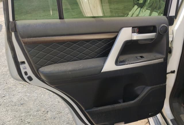 Toyota Land Cruiser 200 - 7