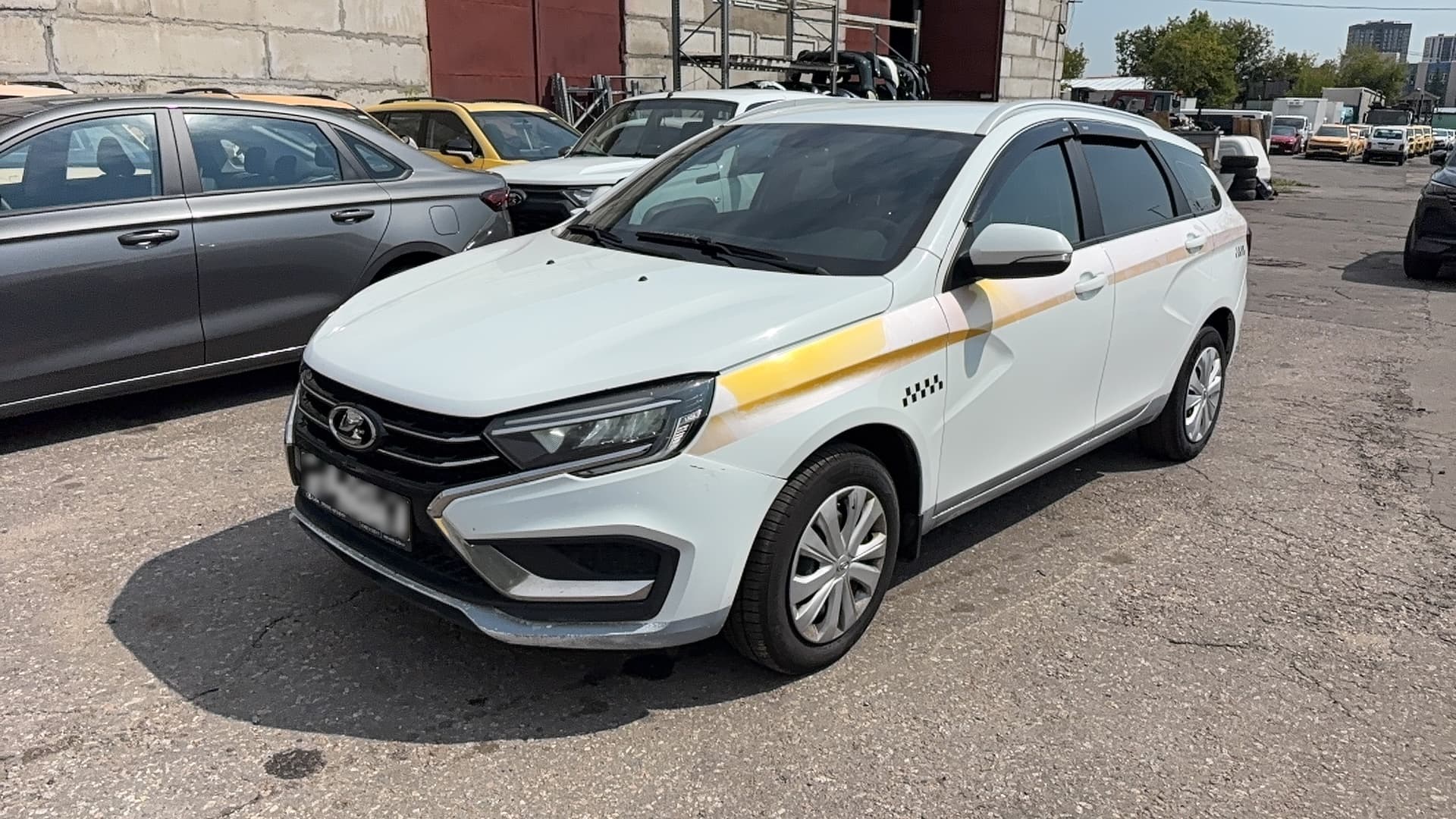 Lada Vesta SW - 1