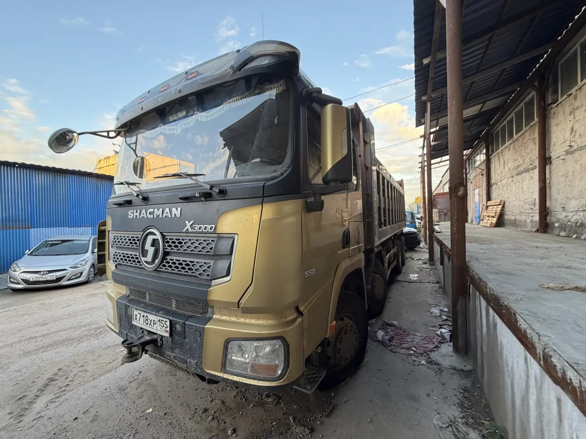 Shacman (Shaanxi) SX* 8x4 Самосвал - 1