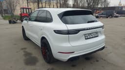 Porsche Cayenne - 4