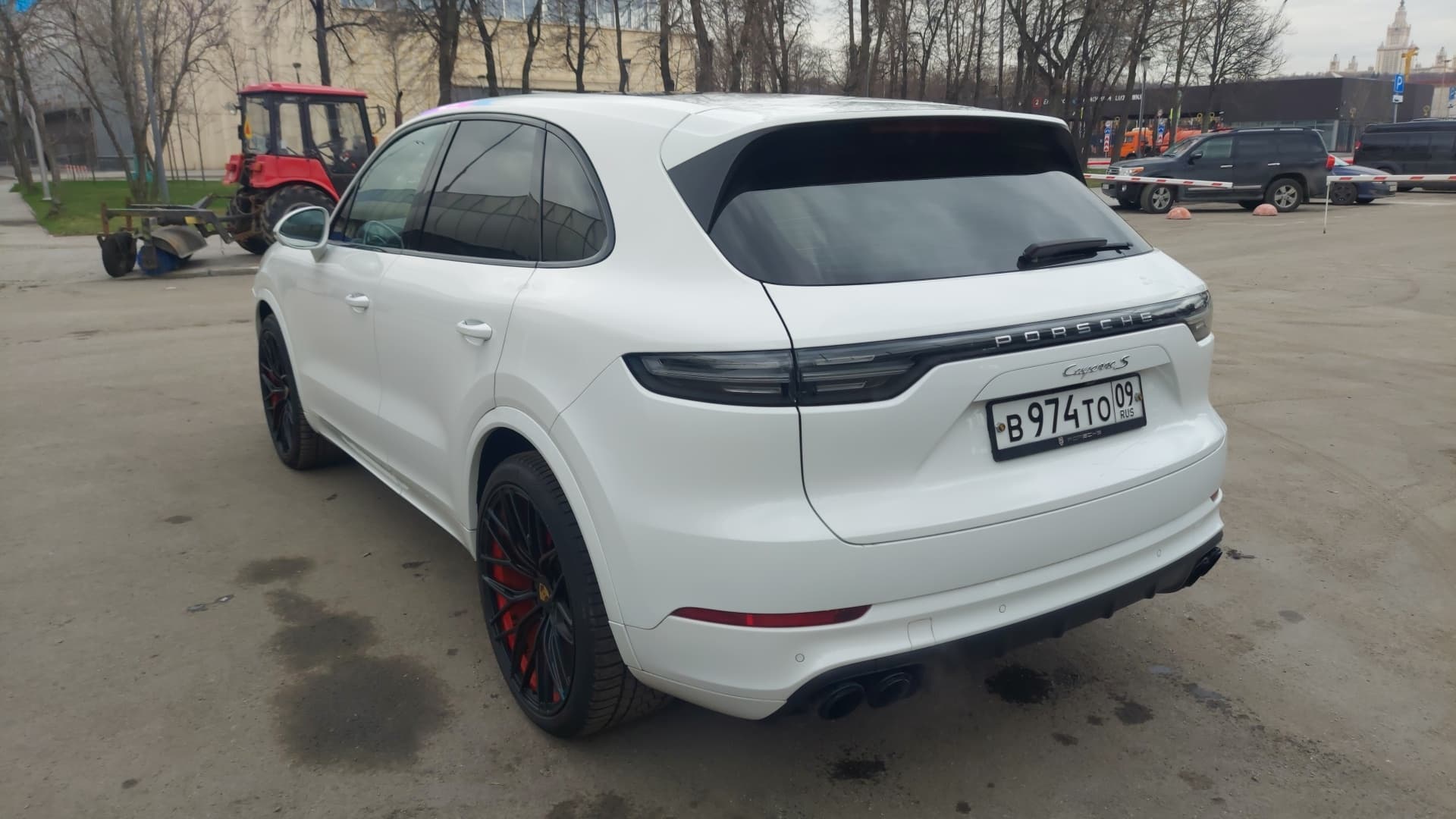 Porsche Cayenne - 4