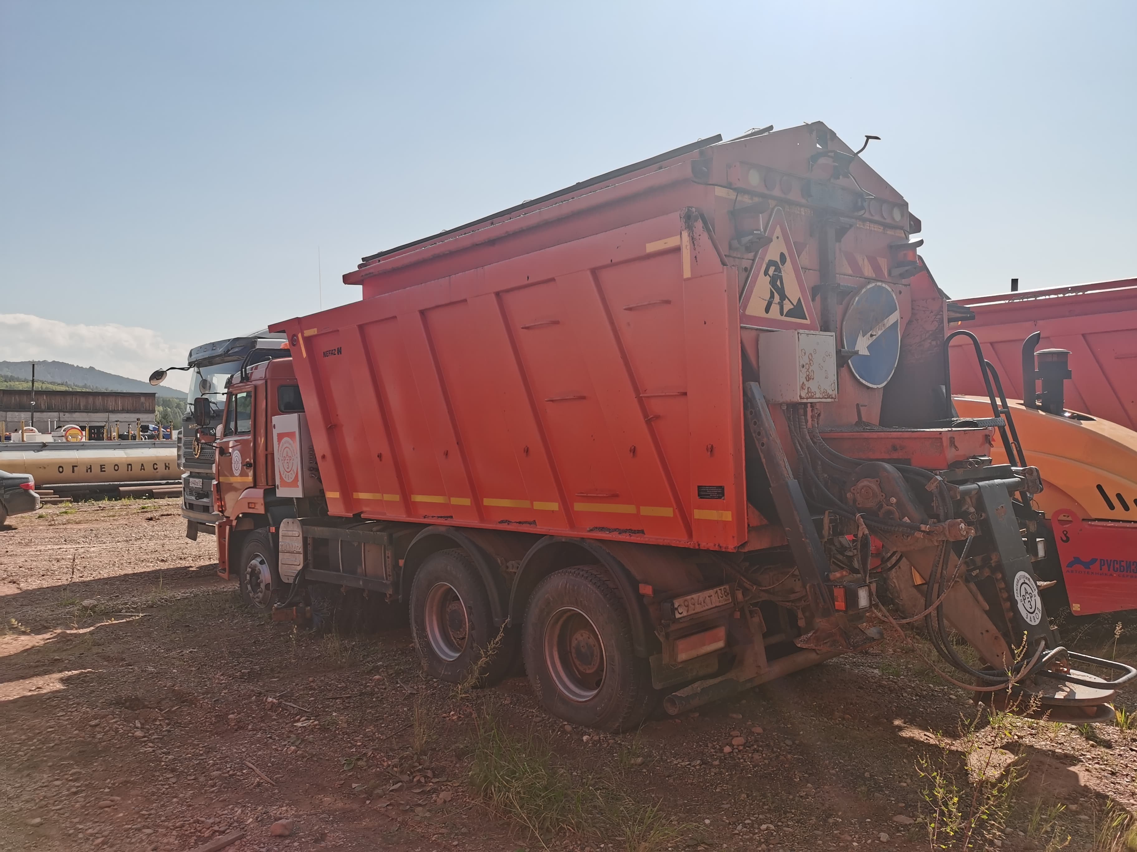 Ряжский Авторемонтный Завод МК-4534 на шасси КамАЗ 6520 6x4 КДМ - 3
