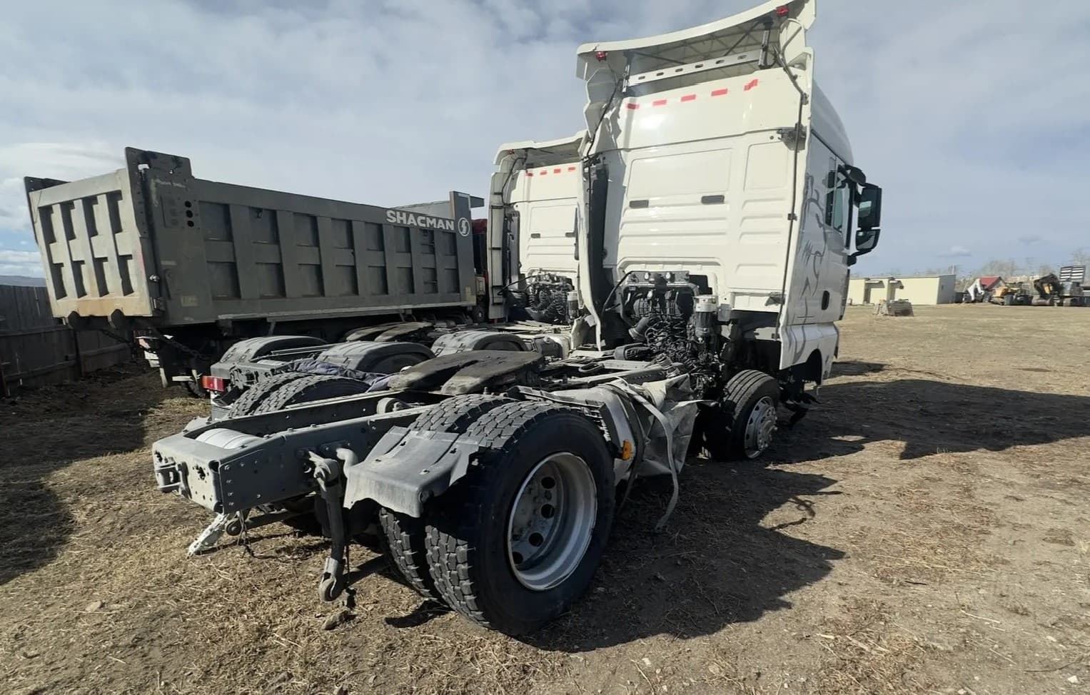 Sitrak C7H 4x2 Седельный тягач - 3