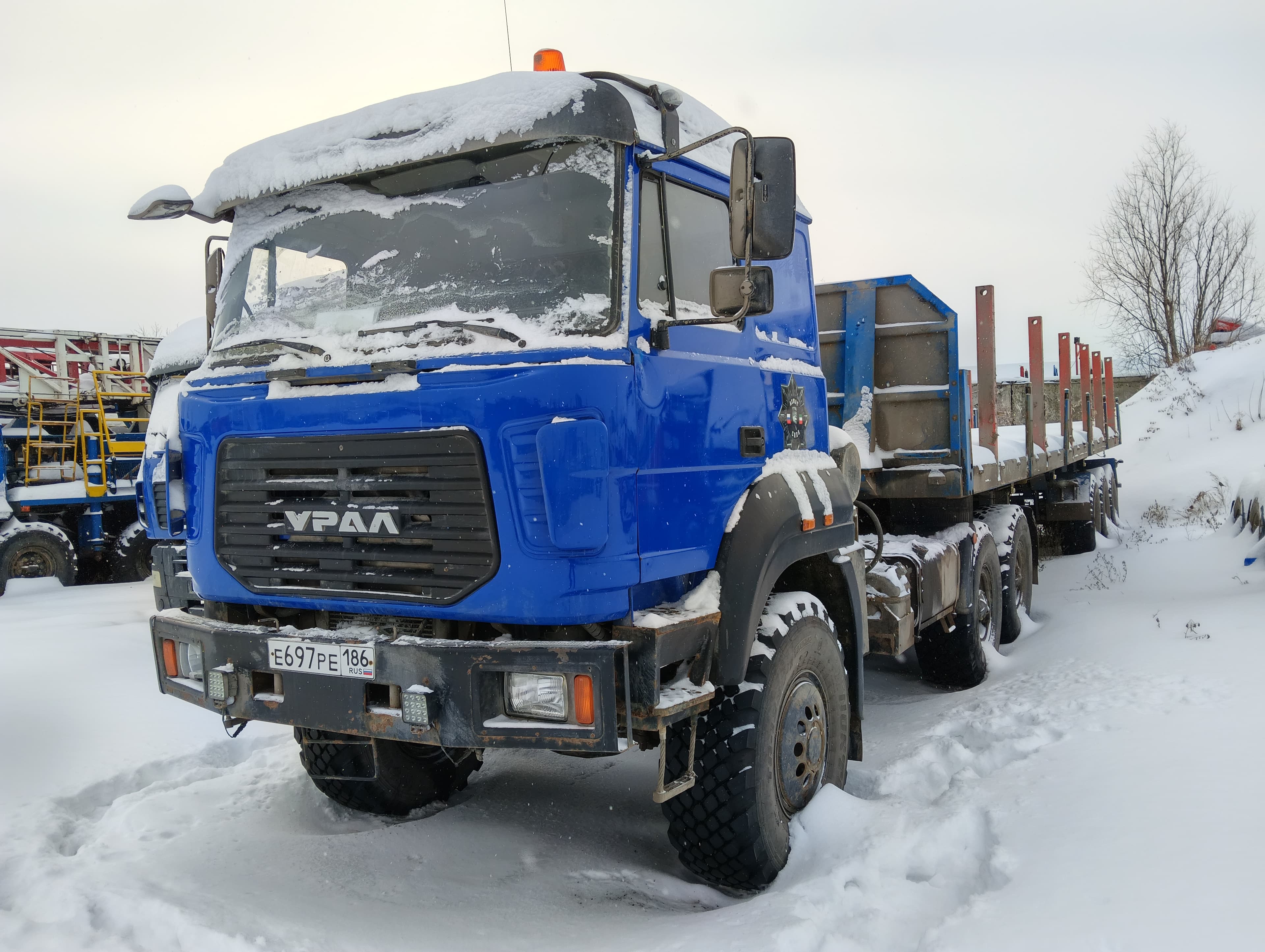 Ural 44202 6x6 Седельный тягач - 1