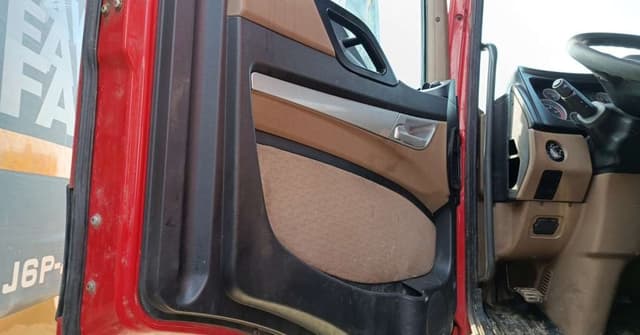 Howo T5G 6x4 Самосвал - 7