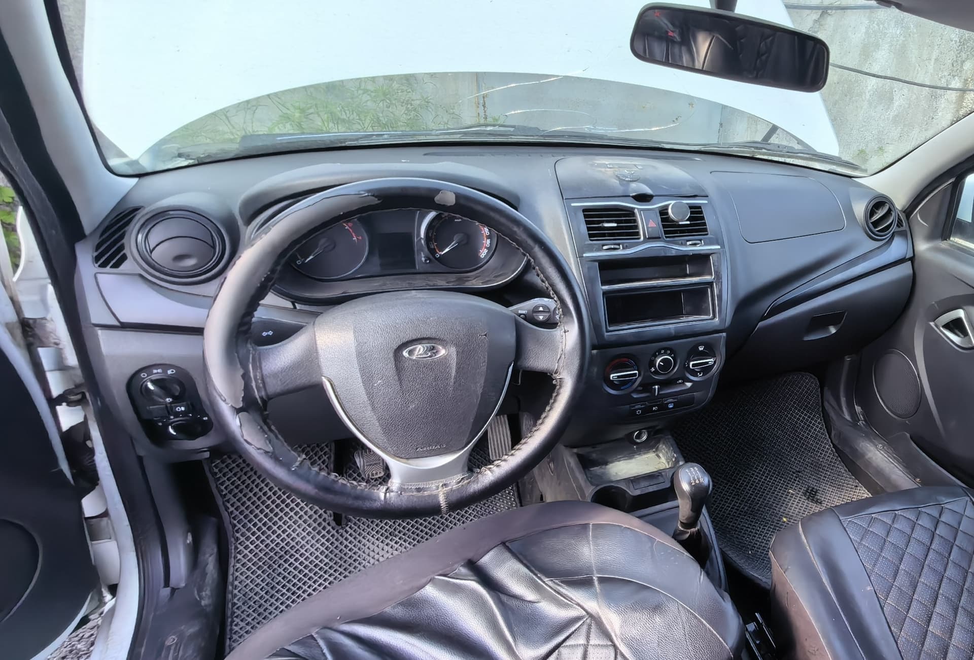 Lada Granta седан - 5