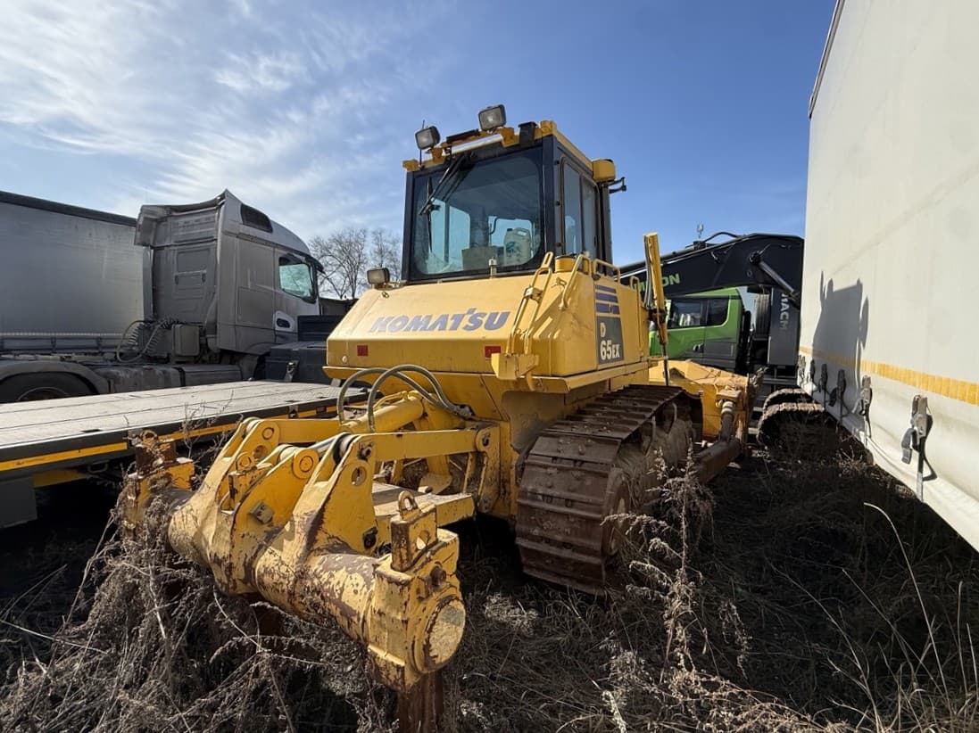Komatsu D65 Бульдозер - 3