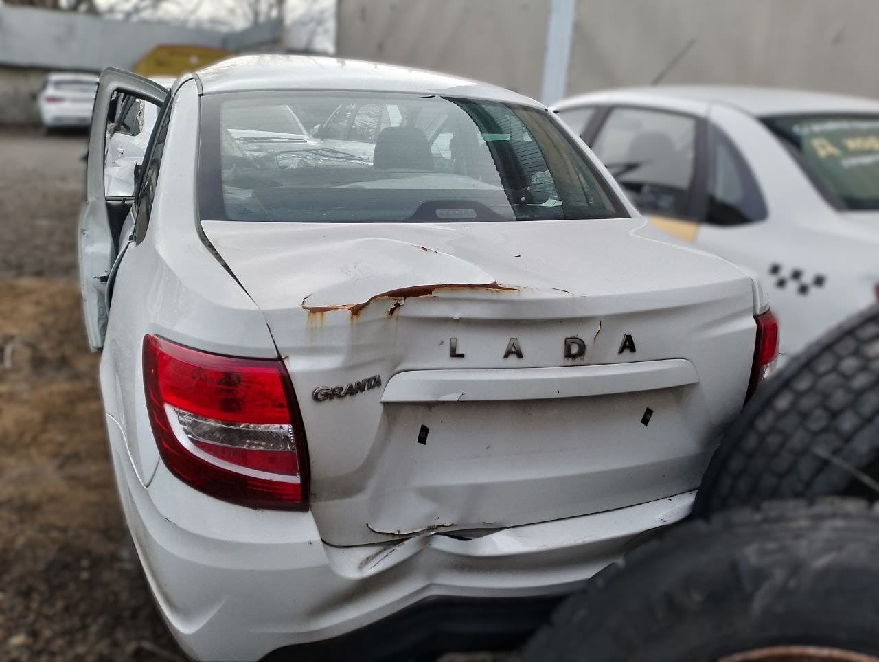 Lada Granta седан - 4