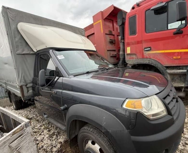 UAZ Profi - 2