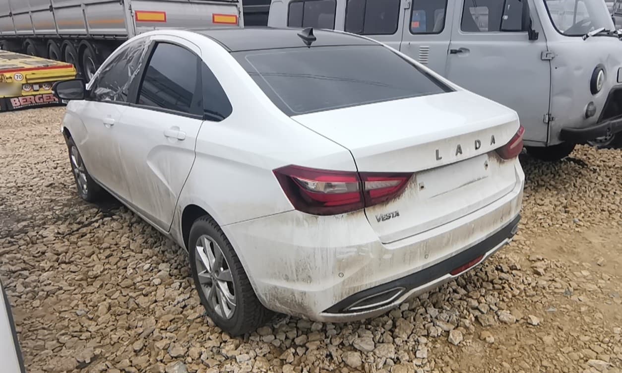 Lada Vesta седан - 4