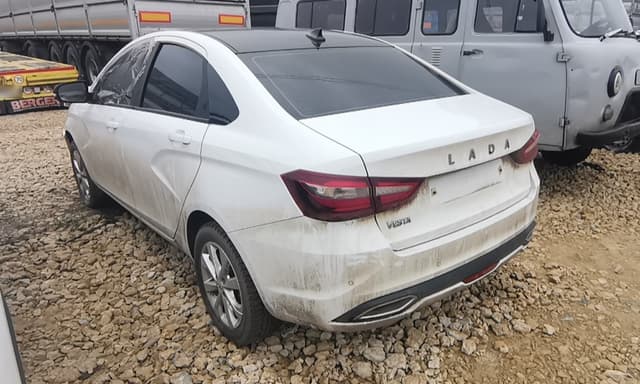 Lada Vesta седан - 4
