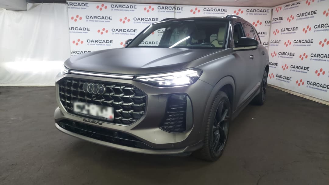 Audi Q6 - 1