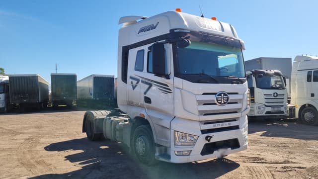 FAW J7 4x2 Седельный тягач - 2