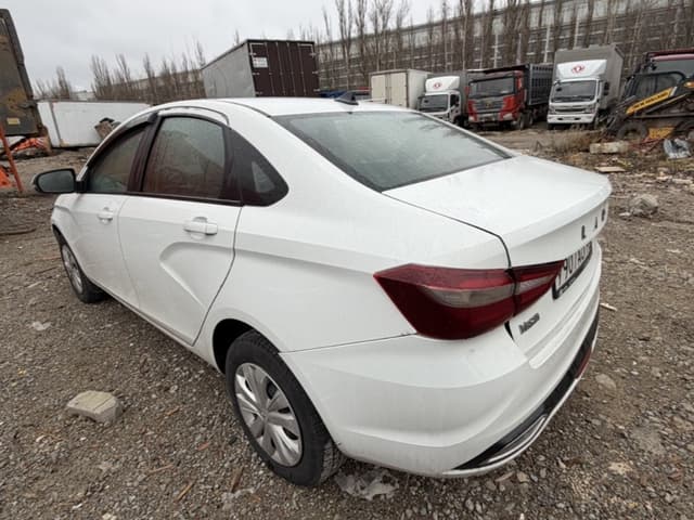 Lada Vesta седан - 4