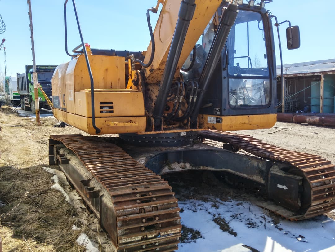 Liugong CLG922 Экскаватор - 2