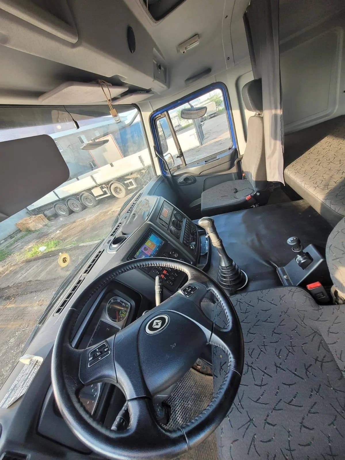 Ural 6370 6x6 Самосвал - 4