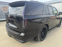 Cadillac Escalade - 3