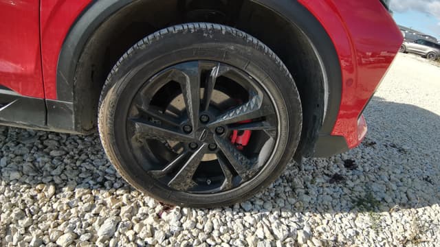 Geely Coolray - 10