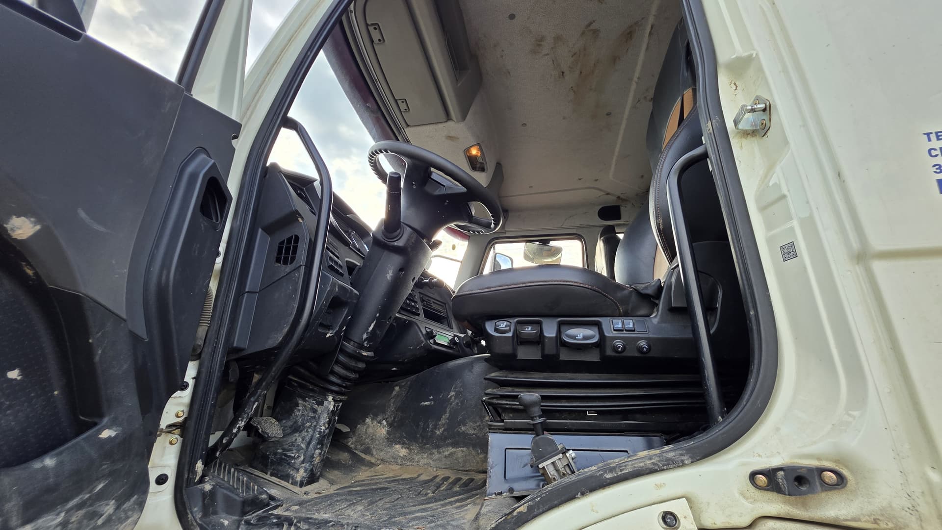 FAW J6* 6x4 Самосвал - 6
