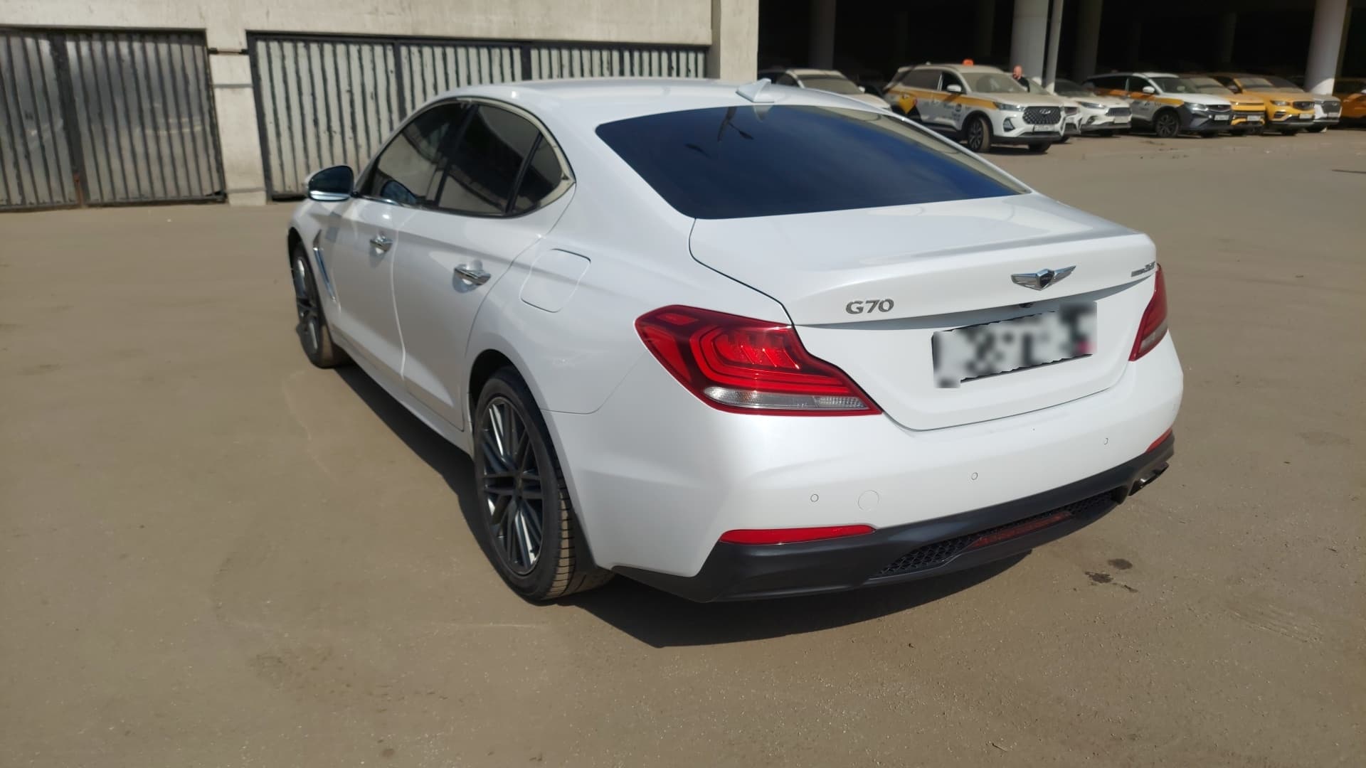 Genesis G70 - 4