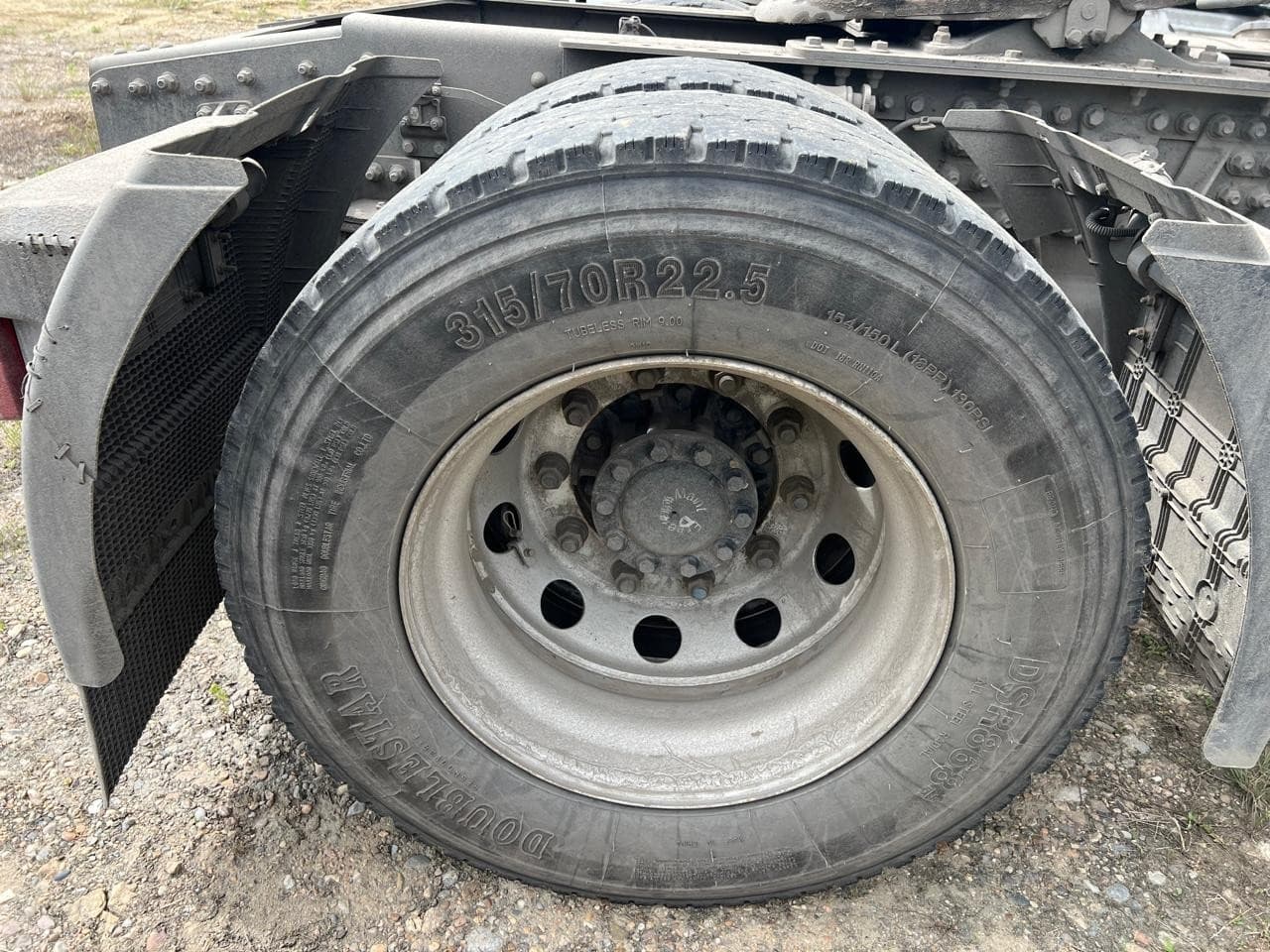 Dongfeng DFH 4x2 Седельный тягач - 9