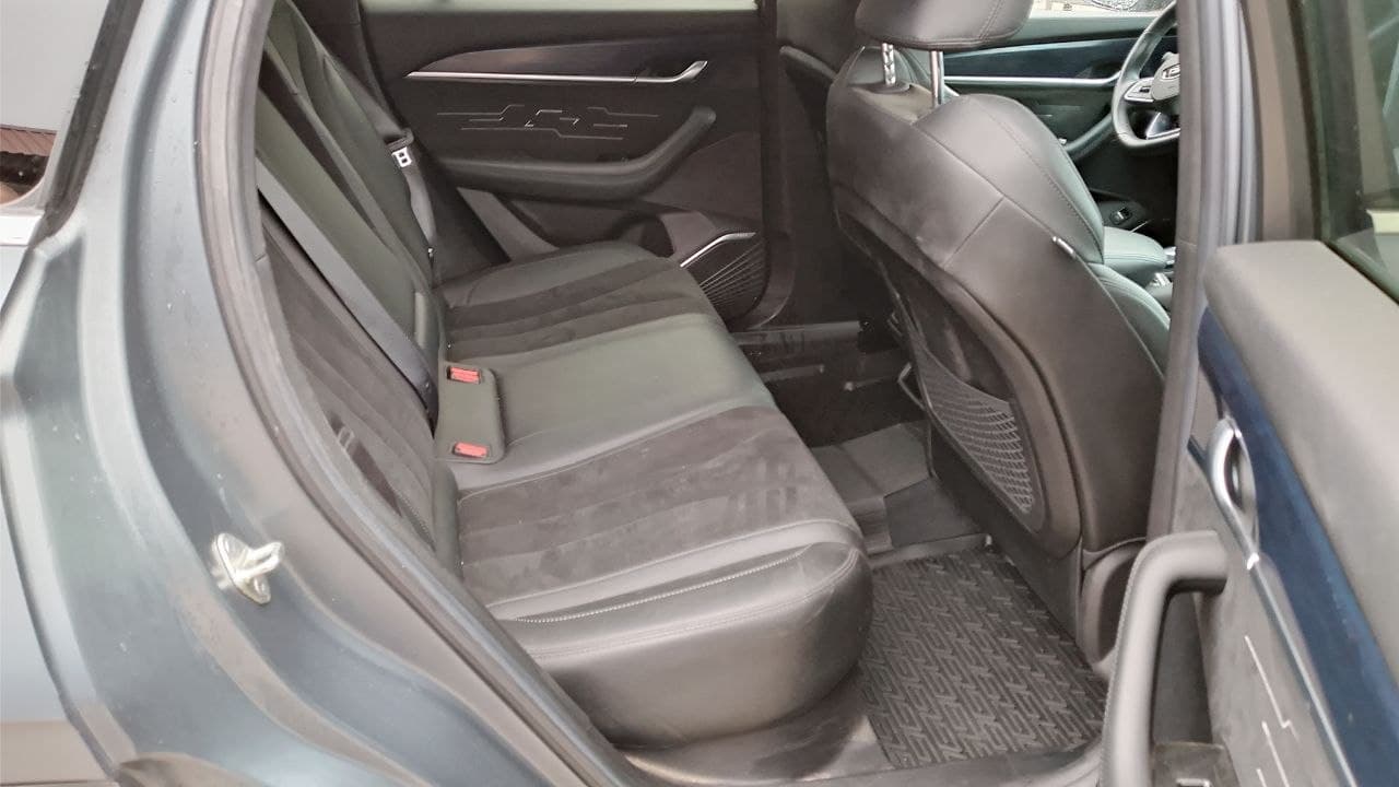 Geely Monjaro - 9