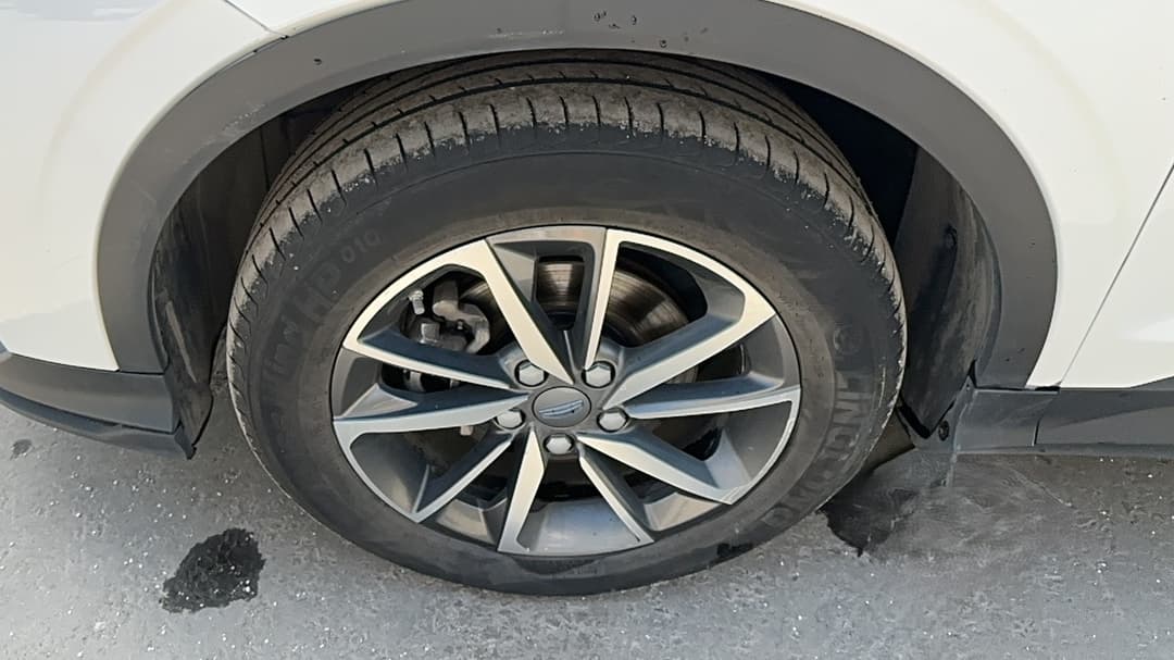 Geely Coolray - 10