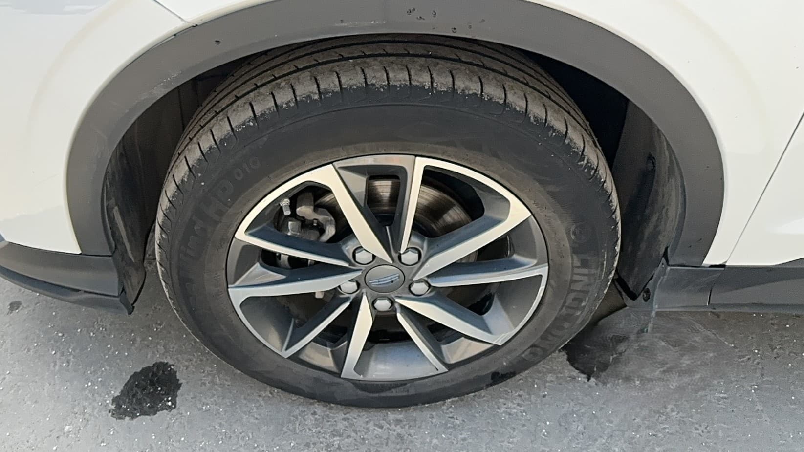 Geely Coolray - 10