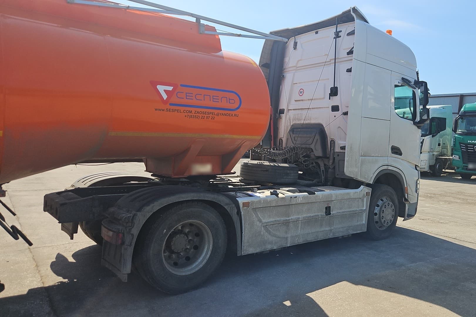 Shacman (Shaanxi) SX* 4x2 Седельный тягач - 3