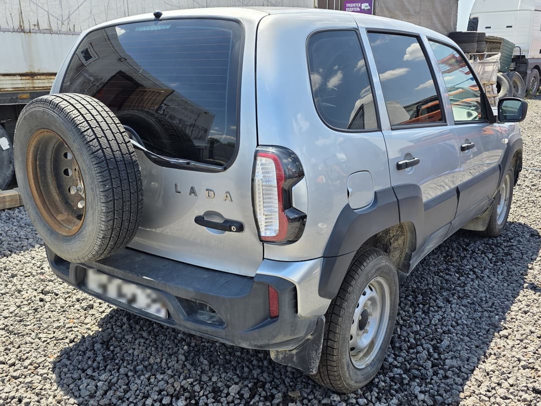Lada Niva Travel - 3