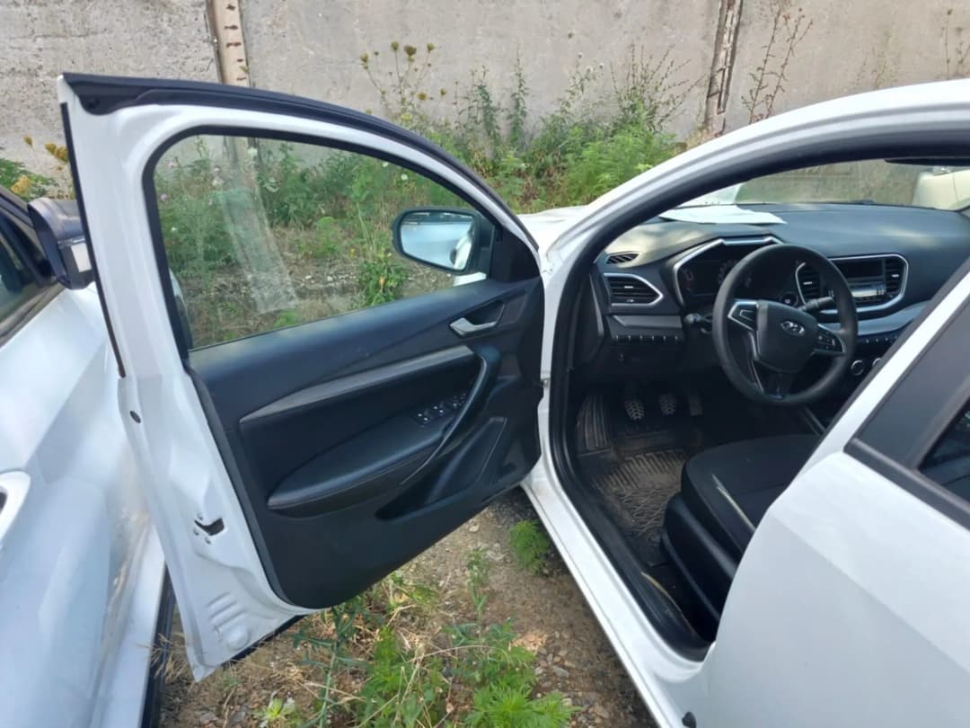 Lada Vesta седан - 7