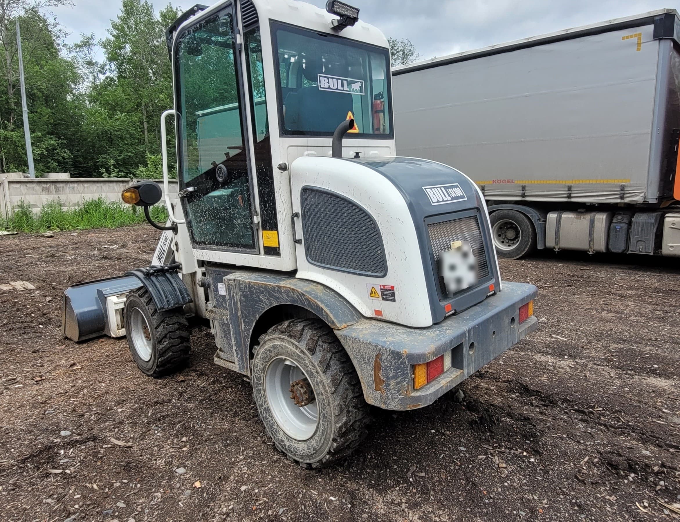 Bull SL100 Фронтальный погрузчик - 4