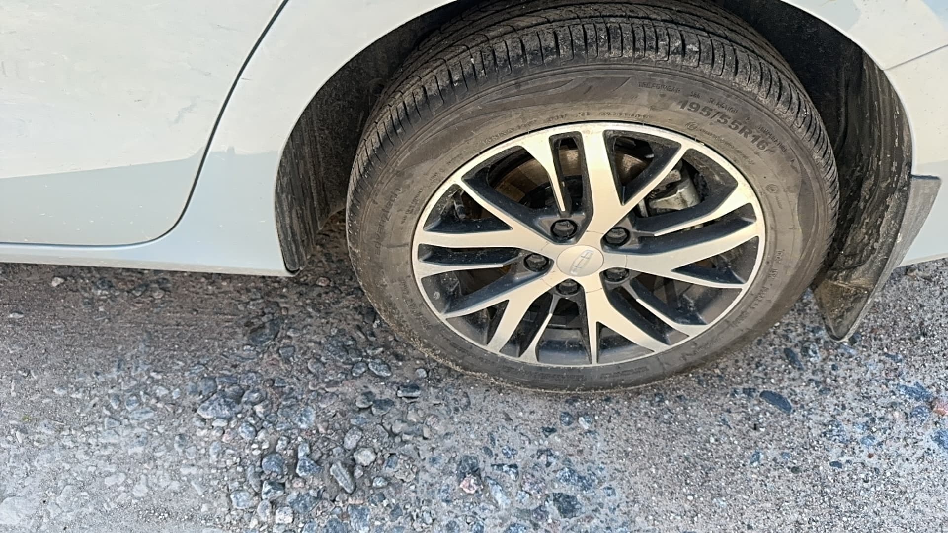 Geely EMGRAND - 9