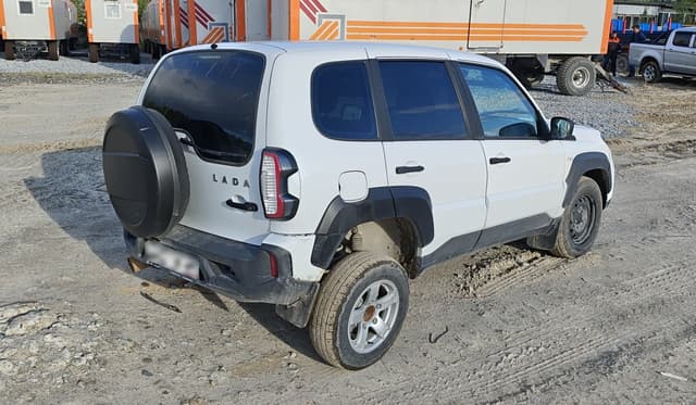 Lada Niva Travel - 3