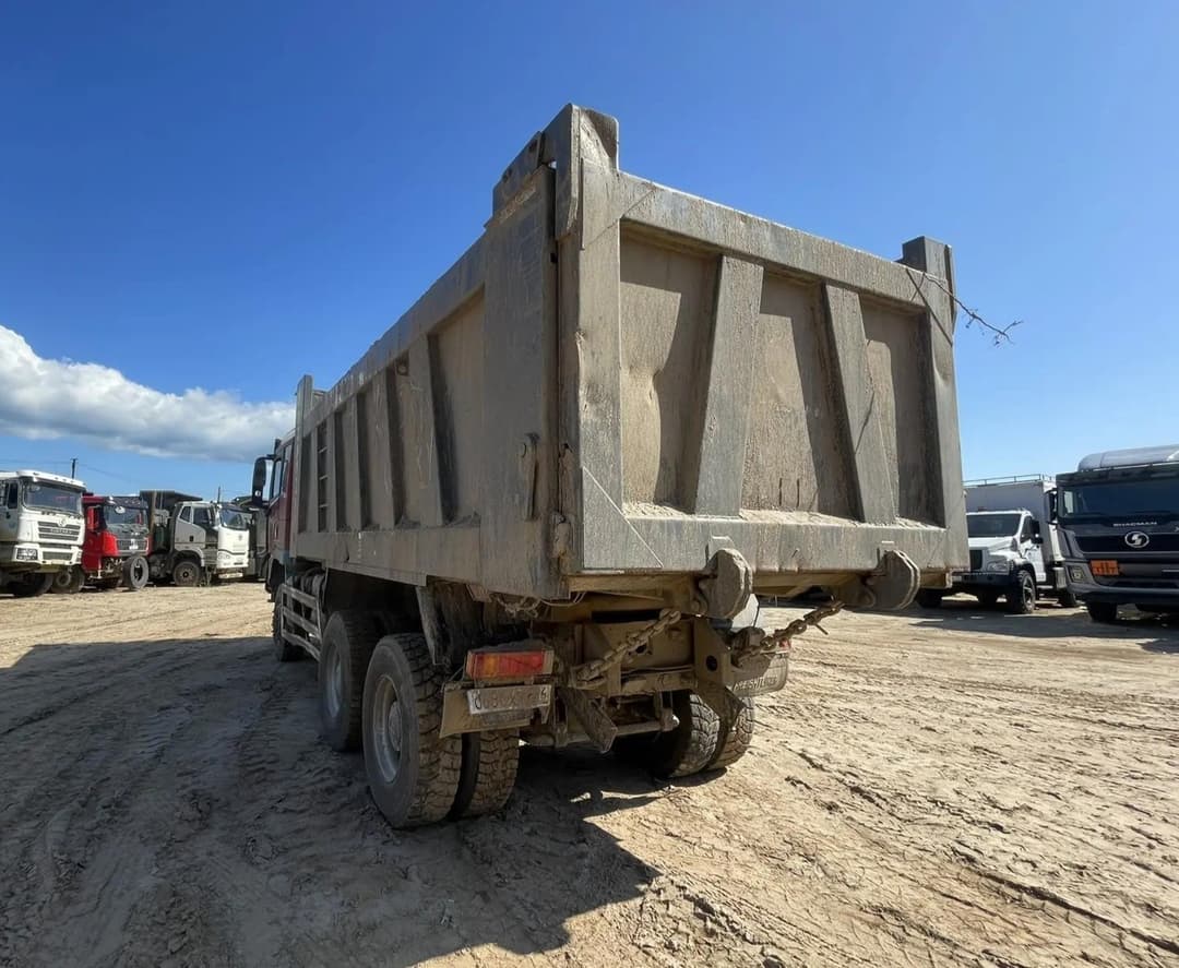 Shacman (Shaanxi) SX* 6x6 Самосвал - 4