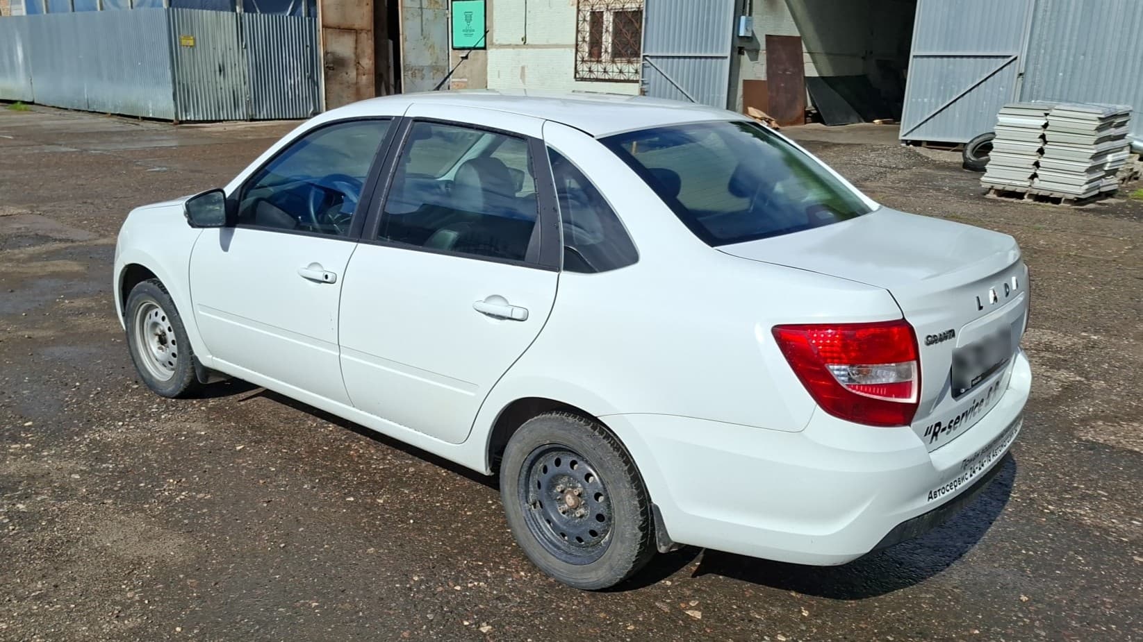 Lada Granta седан - 4